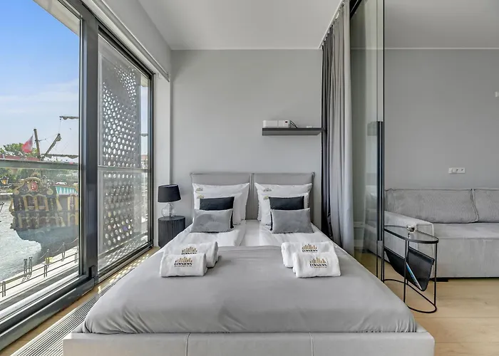 Symfonia Amazing River View By Downtown Apartment